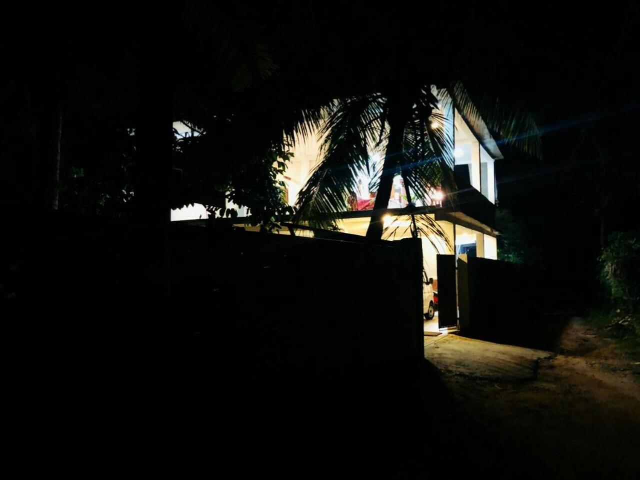 Mama'S Hostel Ahangama Luaran gambar
